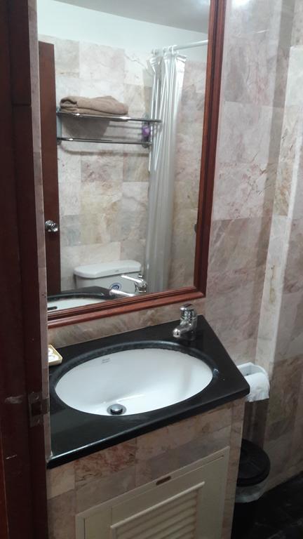 Tony Home And Restaurant Карон Экстерьер фото