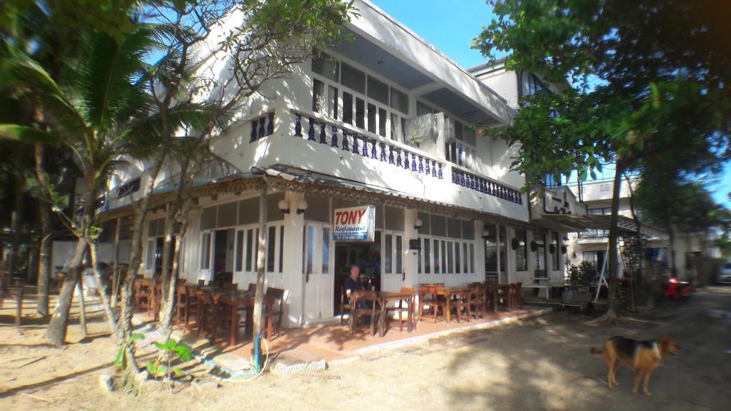 Tony Home And Restaurant Карон Экстерьер фото